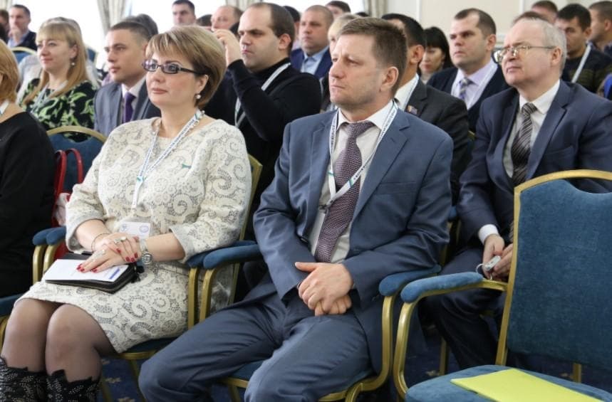 Photo: twitter: @ldpr27 (LDPR in the Khabarovsk Territory) / Sergei Furgal with his wife 