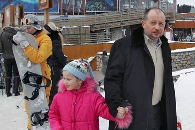 Photo: the only picture of Lisin with his daughter in the public domain