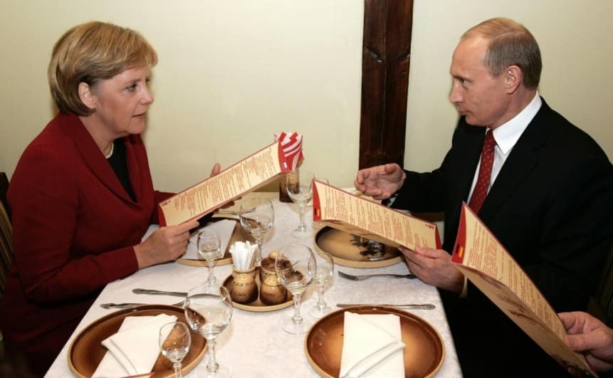 Source: kremlin.ru - Archival photos of President R.F. Putin V.V.  (Tomsk, 2006)